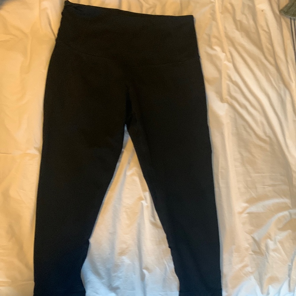 Black Zella mid calf workout pants
